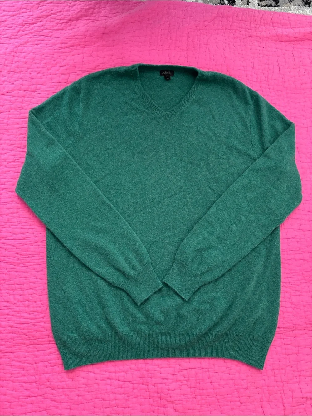 J. Crew Men's Forest Green V-Neck cashmere Sweater, XL